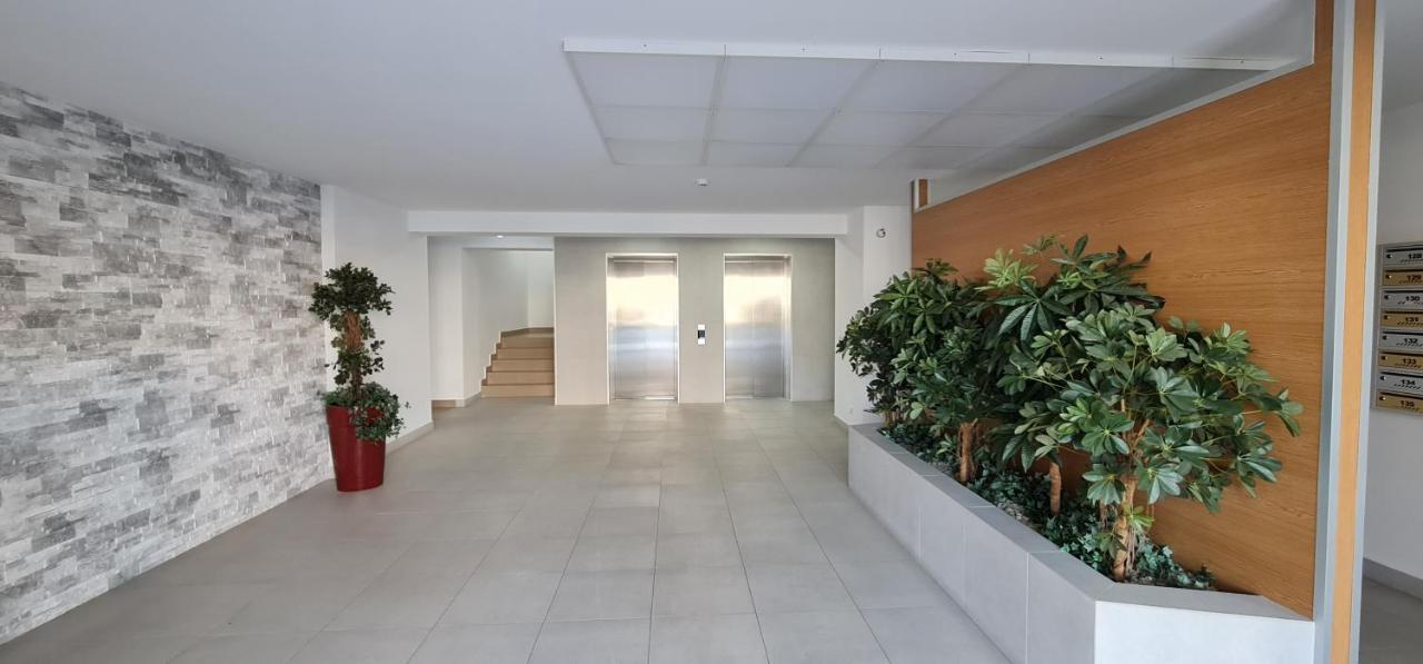 Spatios,intim+ Loc Parcare Propriu,vedere Panoramica,utilat De Lux Bucharest